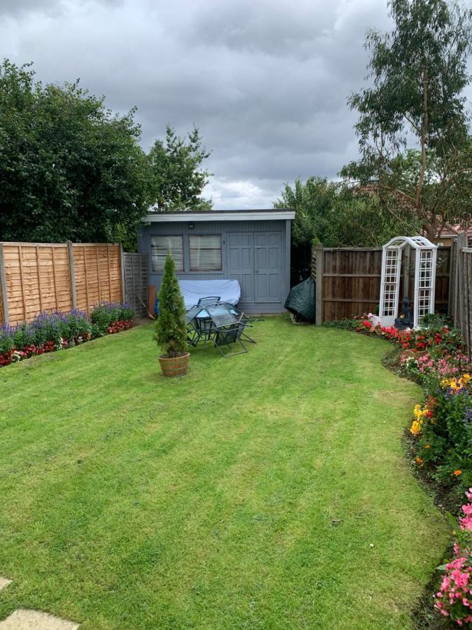 Modern Studio In Greenford, Free Wifi, Parking & Streaming Services Stadtteil Stadtteil Ealing Exterior foto